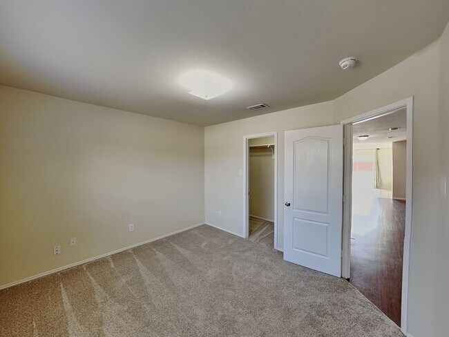 Building Photo - Welcome Home to Brookwood Park!