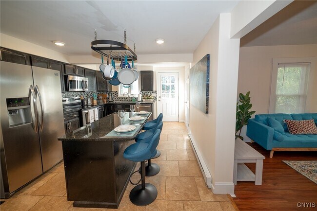 Building Photo - 312 Hall Ave