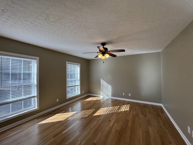 Building Photo - 126 Skiatook Way