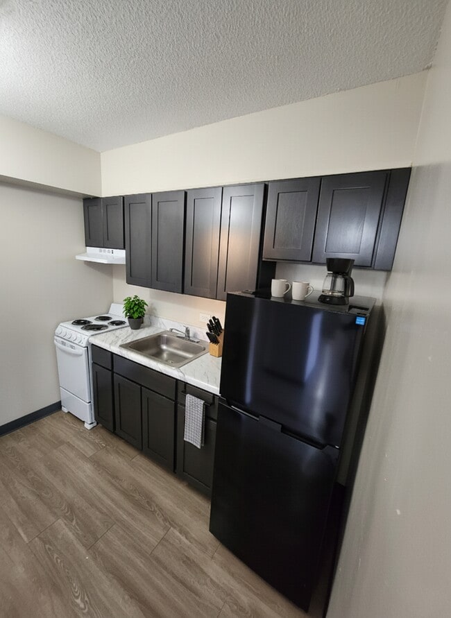 Building Photo - 489W State St -301