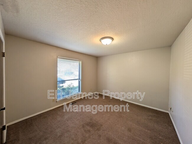 Building Photo - 8440 E 64th Pl