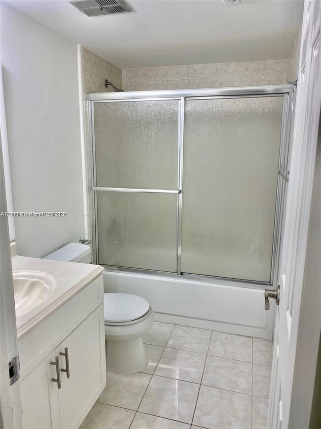 Building Photo - 159 Lakeview Dr