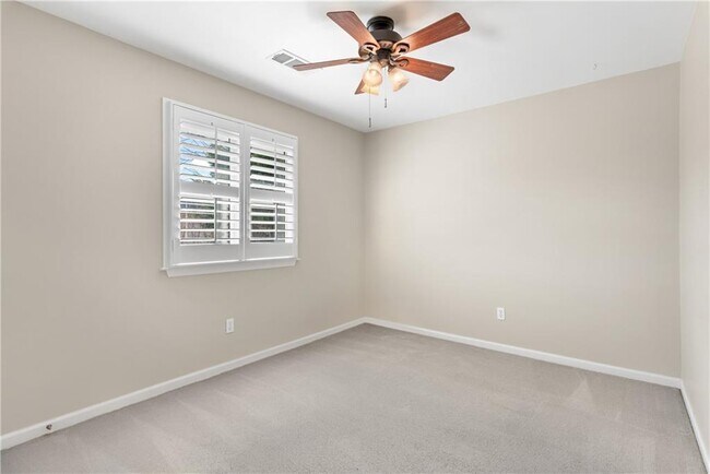 Building Photo - 12080 Greenmont Walk