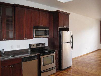 Building Photo - 600 Columbia Rd