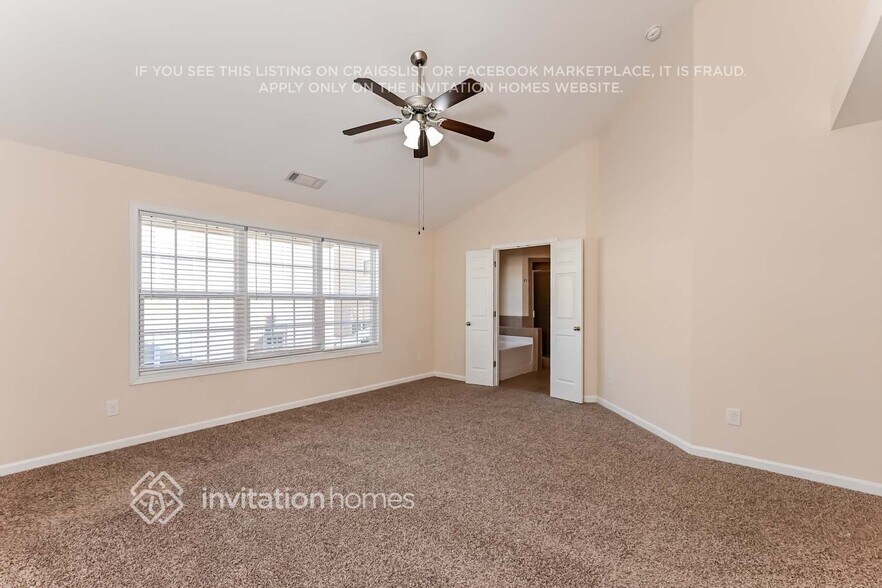 Building Photo - 5519 Chatham Cir NW