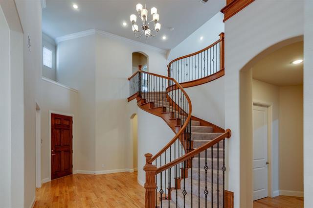 Building Photo - 1231 Huron Dr