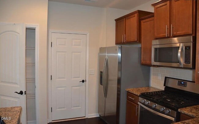 Building Photo - 102 Brier Crossings Loop