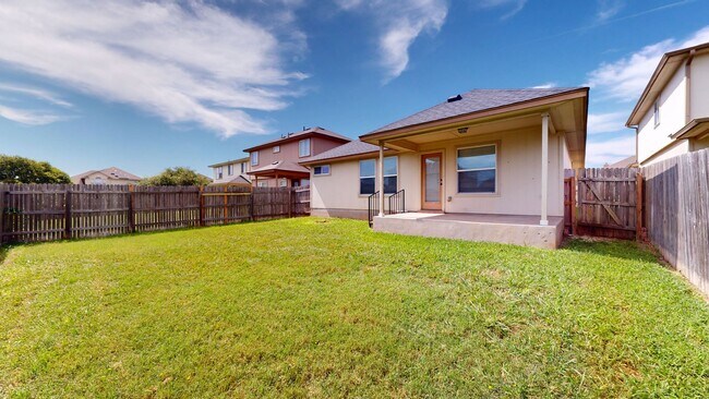 Building Photo - REMODELED BEAUTY WAITING FOR YOU BY FORT H...