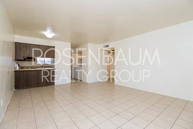 Building Photo - 1326 N Miller Rd