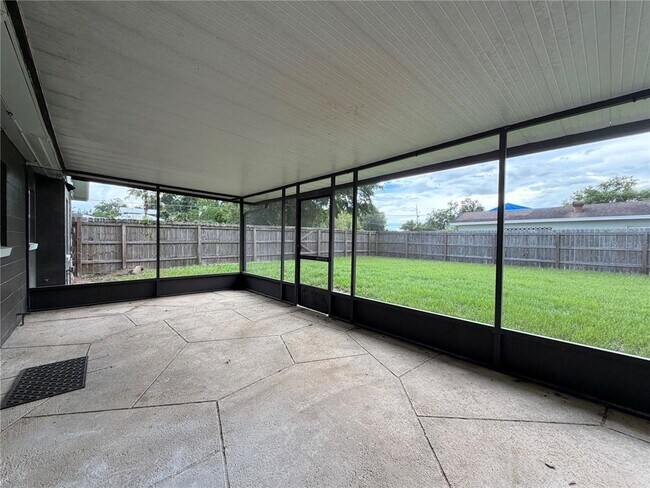 Building Photo - 710 Winthrop Pl