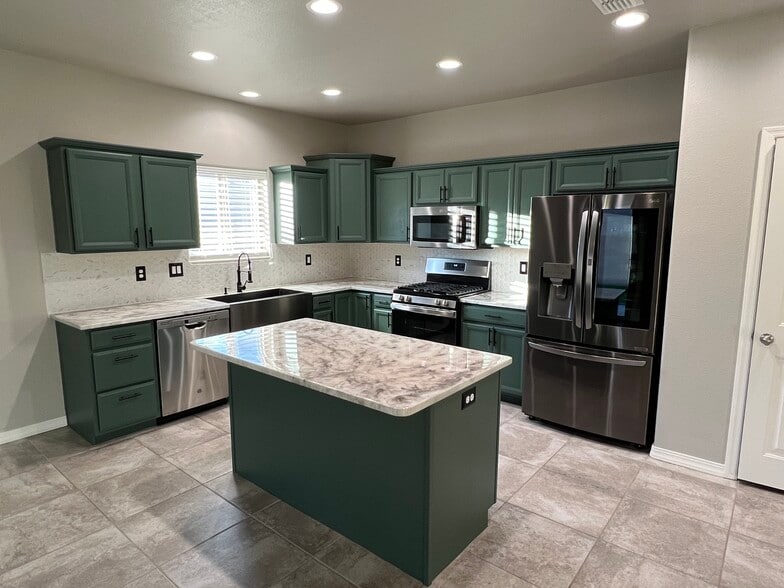 Kitchen - 3618 Carolina Ave