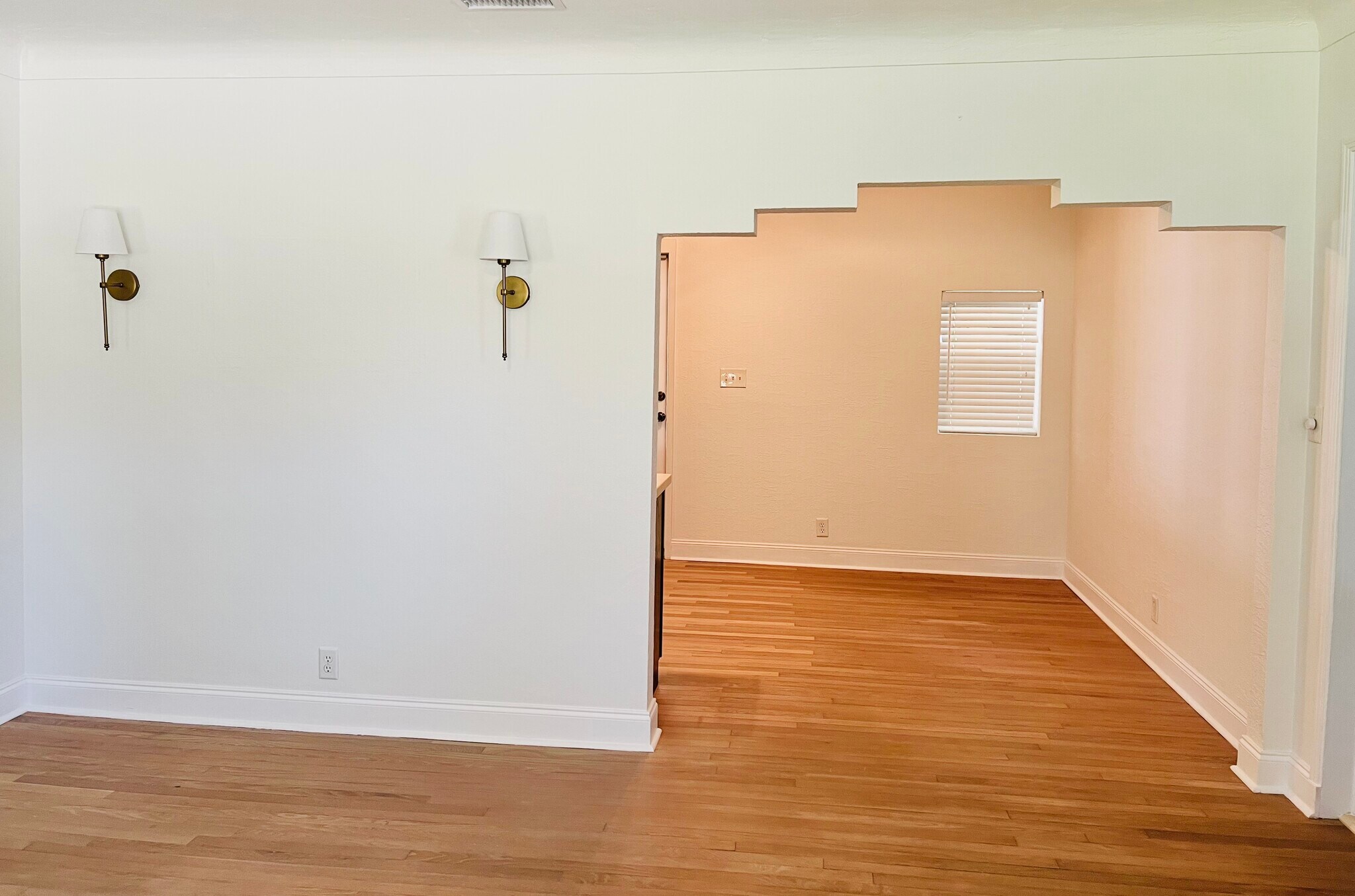 Living area - 6446 Dartmouth Ave N