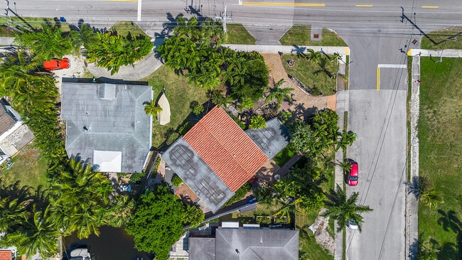 Building Photo - 901 Guava Isle
