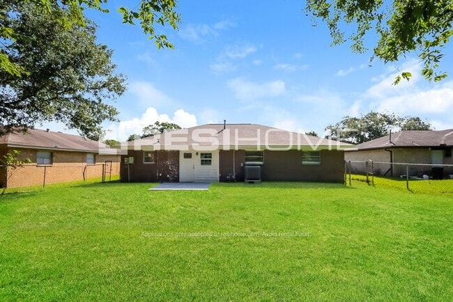 Building Photo - 7127 Kings Dr