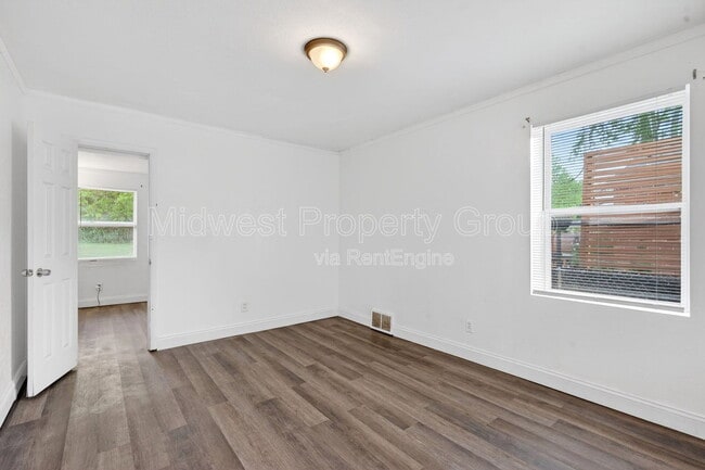 Building Photo - 2352 Rockdale Ave