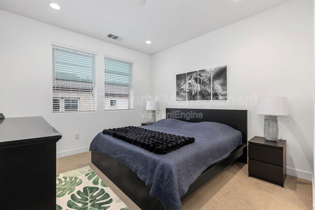 Building Photo - 2215 S Cordon Gln