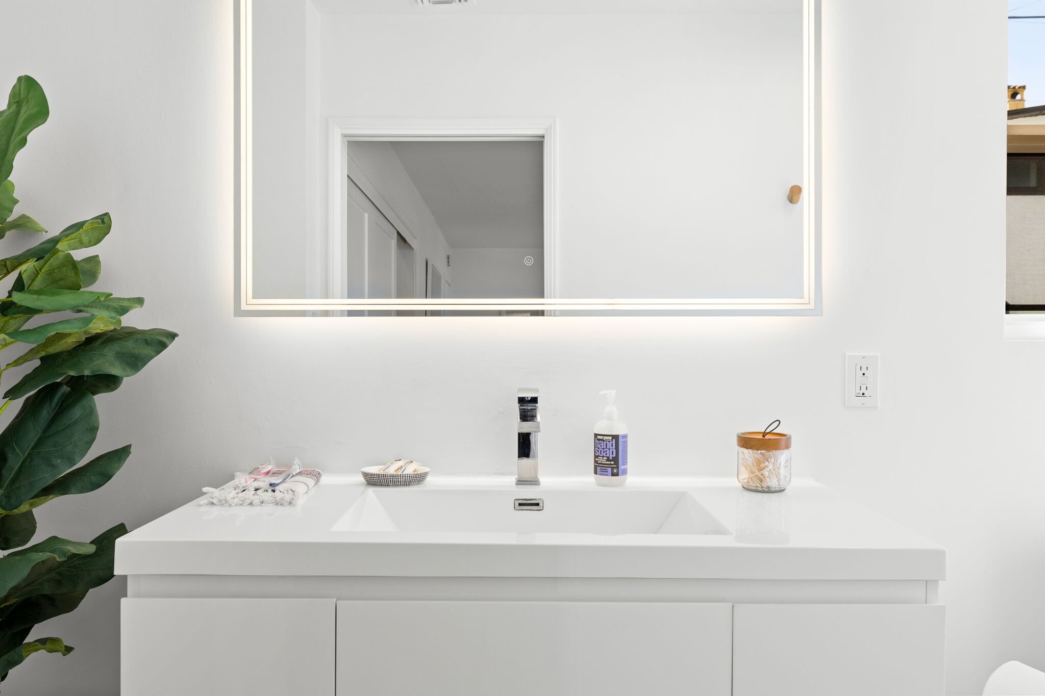 Building Photo - 614 Knob Hill Ave