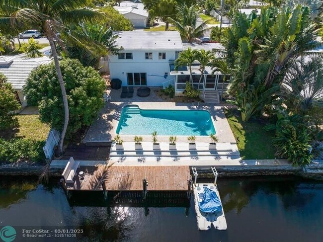 Building Photo - 1771 NE 35th St