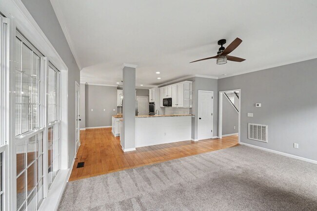 Building Photo - Exceptional 5-Bedroom Home with Finished Basement in Prime Location!