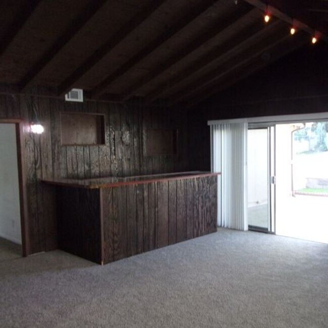 Building Photo - Spacious Private Home with Pool on Nearly Half an Acre