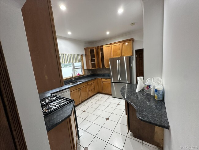 Building Photo - 168-04 35th Ave