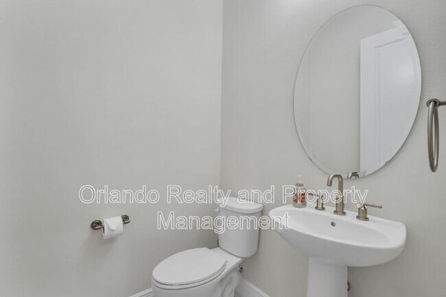 Building Photo - 15155 Mayberry Dr