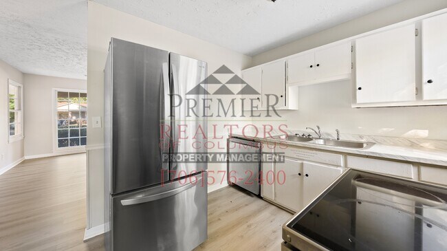 Building Photo - 330 Mays Ave