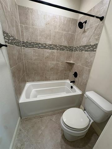 Building Photo - 520 Stillwater Dr