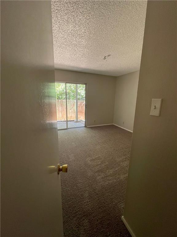 Building Photo - 1120 Hollow Creek Dr