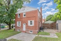 Building Photo - 3729 S Four Mile Run Dr