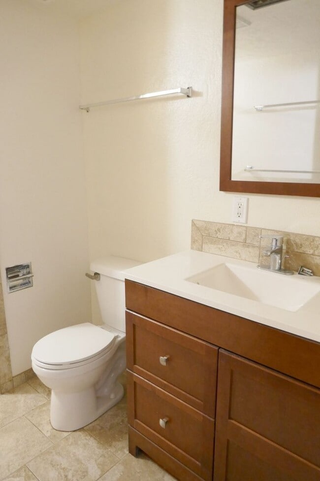 Building Photo - 3926 Grand Ave