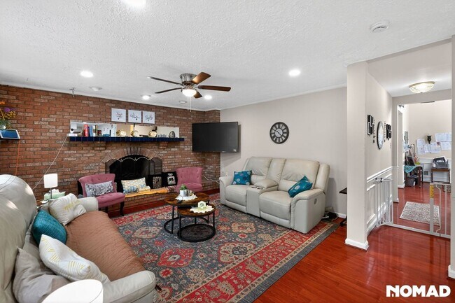 Building Photo - Spacious 4BR House in Germantown