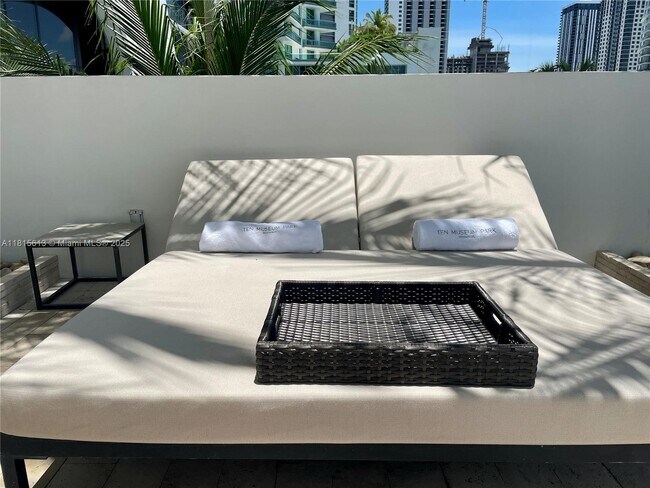 Building Photo - 1040 Biscayne Blvd