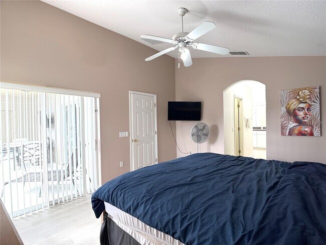 Building Photo - 353 Kensington Dr