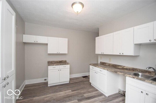 Building Photo - 1543 W Ohio St