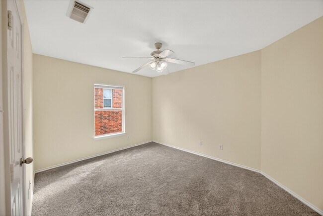 Building Photo - 20835 Cottage Cove Ln