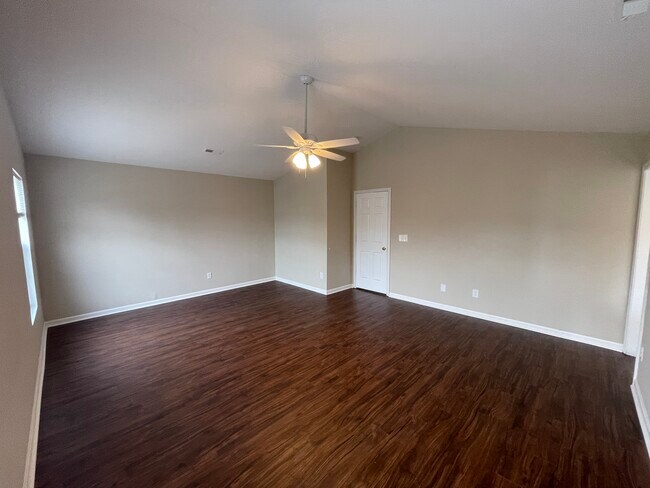 Building Photo - 4323 Leopold Pl