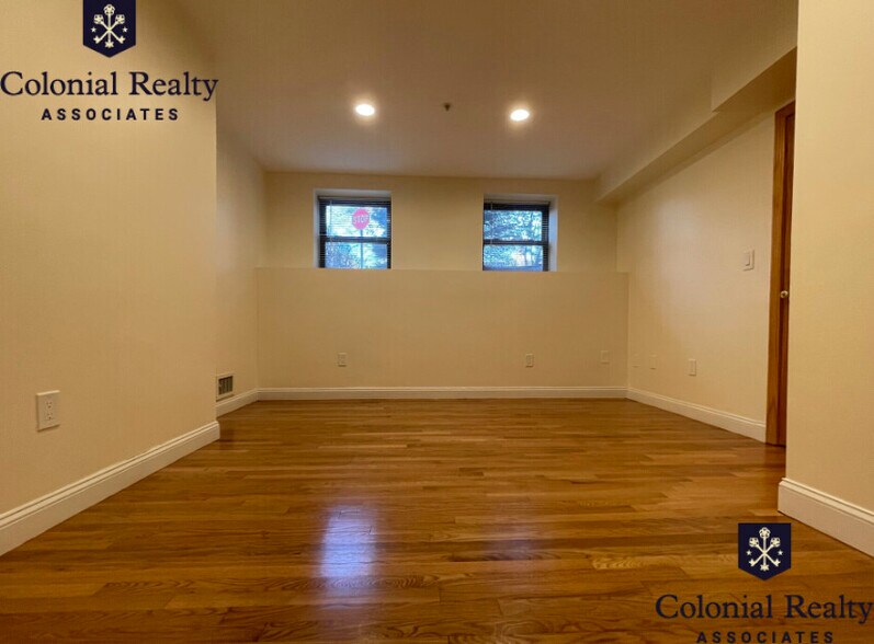 Building Photo - 1801 Beacon St