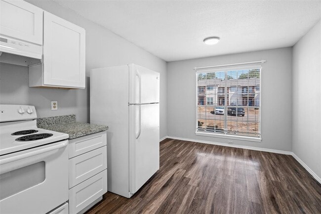 Building Photo - 1806 River Crossing Cir