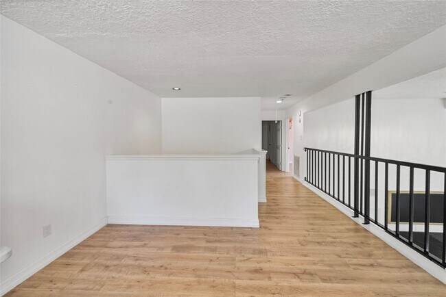 Building Photo - 8033 Oakwood Forest Dr