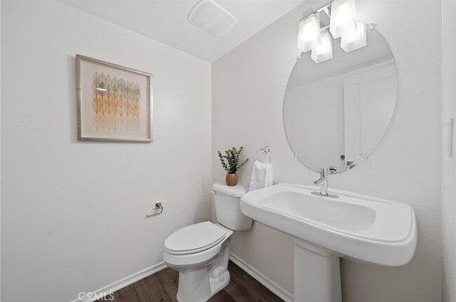 Building Photo - 747 Savi Dr