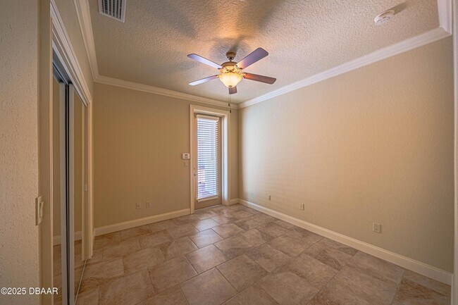 Building Photo - 5090 Riverside Dr