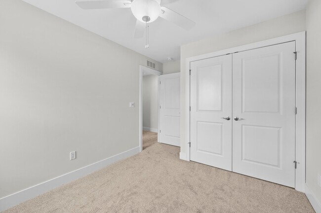 Building Photo - 4849 Lismore Ln
