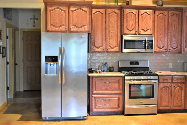 Building Photo - 412 Pecan St