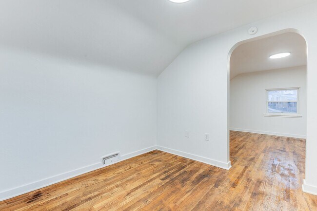 Building Photo - AVAILABLE JUNE 2026! - 2 Bedroom Suburban Vibes in the HEART of the City!!
