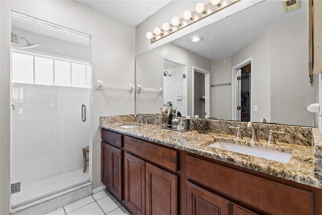 Building Photo - 1322 American Elm Dr