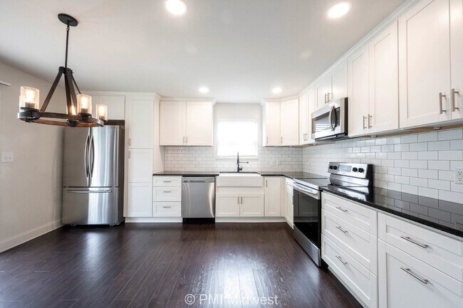 Building Photo - "Charming 3-Bed, 2-Bath Home with 1263 Sq Ft in Westfield's Serene Useppa Ct"