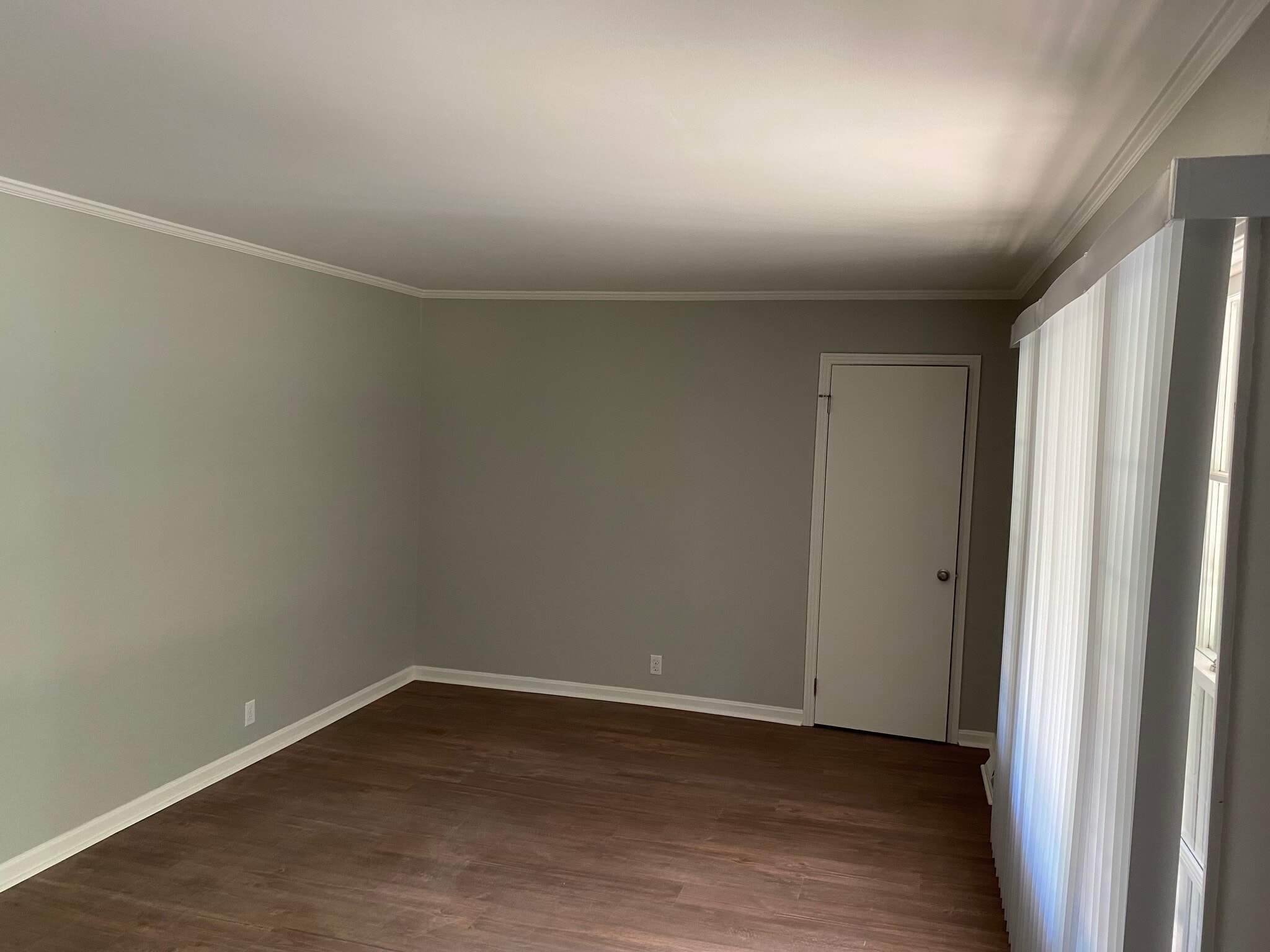 Living room from front door - 504 Luther Rd