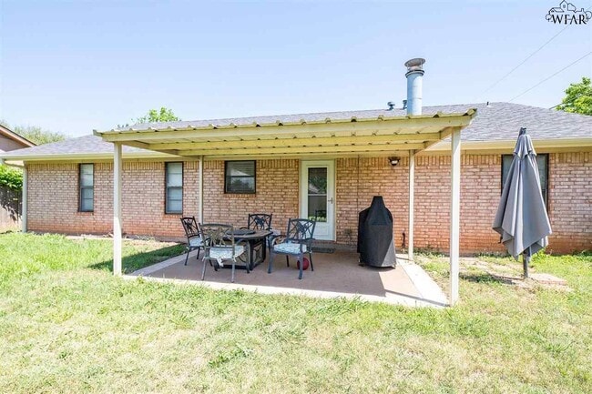 Building Photo - 4925 Big Bend Dr