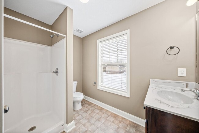 Building Photo - Pet Friendly Two Bedroom!